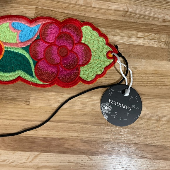 Floral Embroidered Women's Belts - Picture 3 of 9